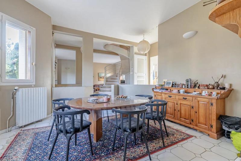 Maison d'architecte - 230 m² - 10 pièces