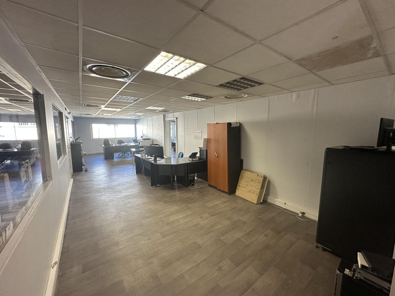 Local d'activités - 800 m²