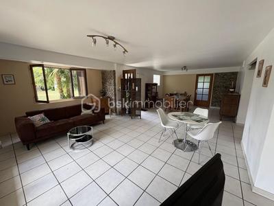 Maison - 171 m² - 8 pièces