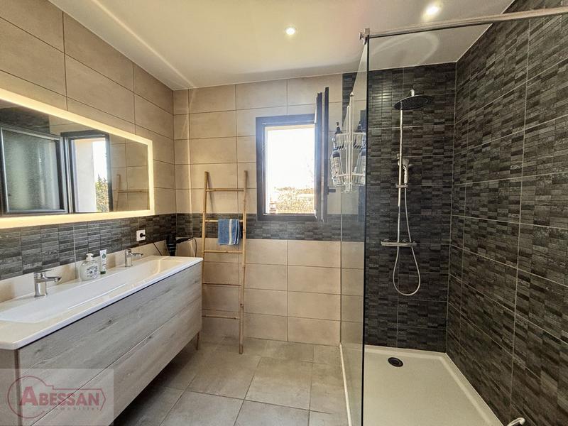 Villa - 90 m² - 4 pièces