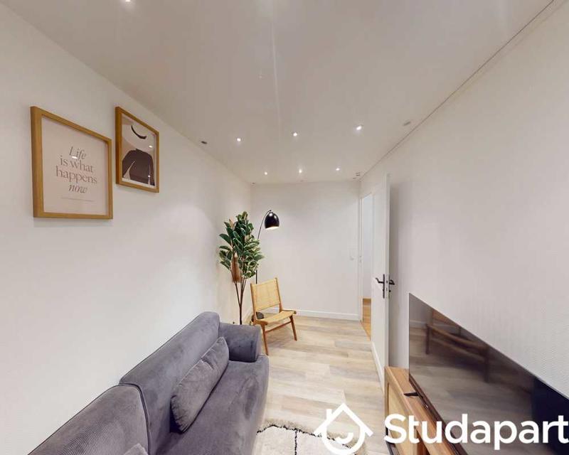 Chambre - 75 m² - 1 pièce