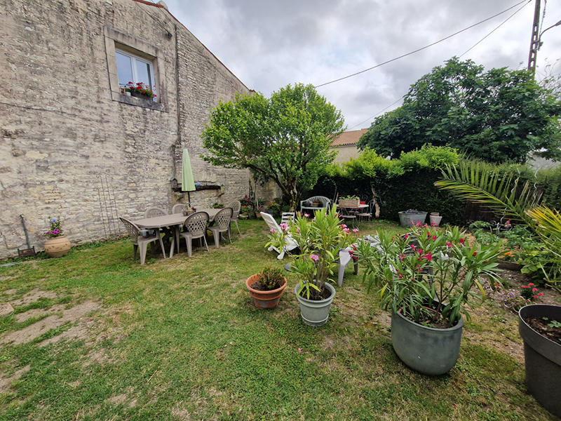 Maison - 177 m² - 12 pièces