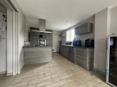 Maison - 143 m² - 7 pièces