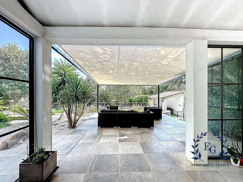 Maison traditionnelle - 207 m² - 7 pièces