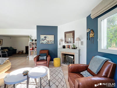 Maison - 228 m² - 8 pièces