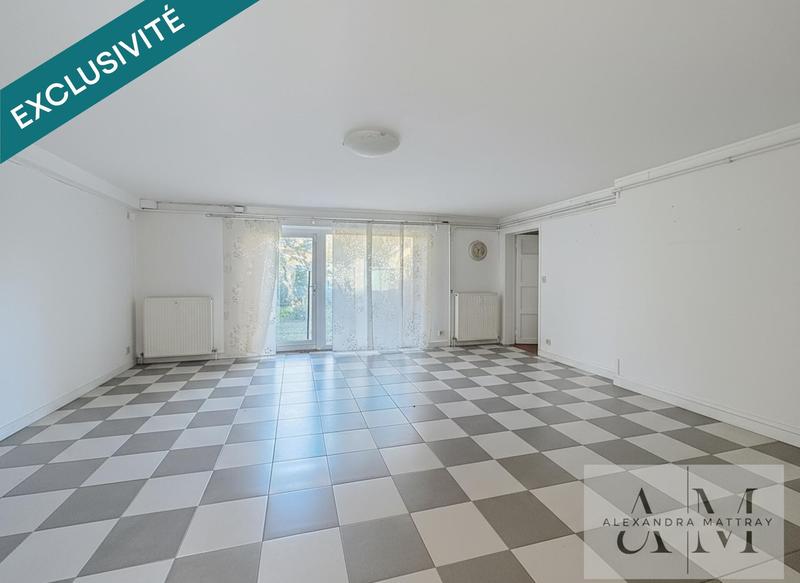 Villa - 253 m² - 9 pièces