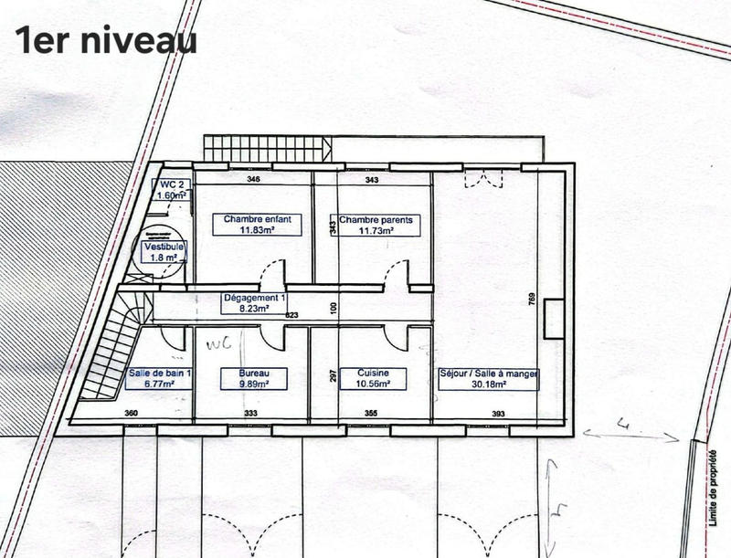 Local commercial - 224 m² - 8 pièces