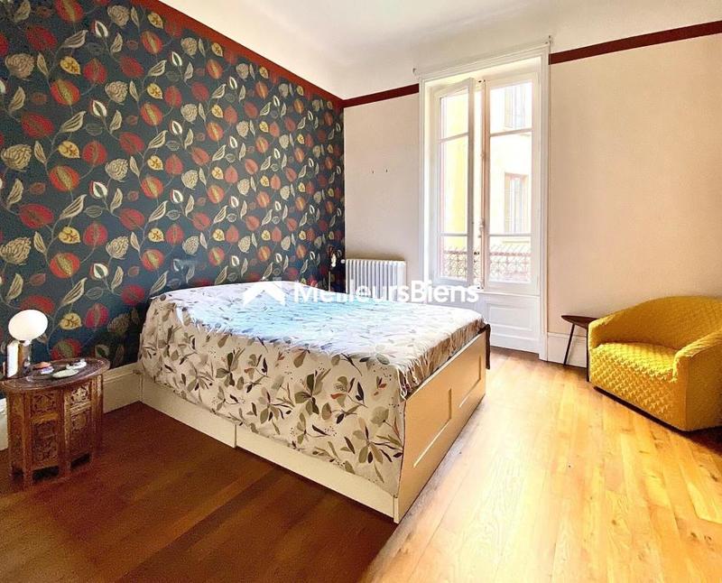 Appartement bourgeois - 117 m² - 4 pièces