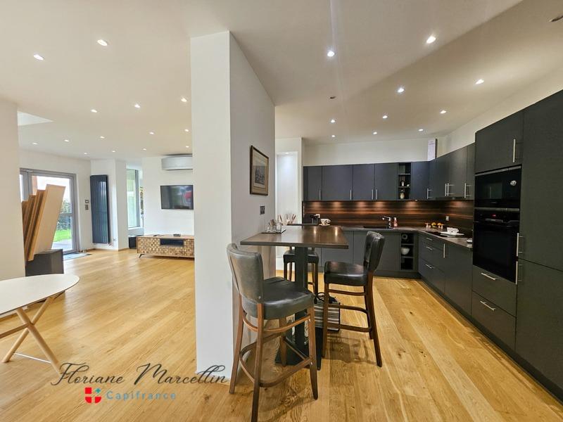 Local commercial - 160 m² - 5 pièces