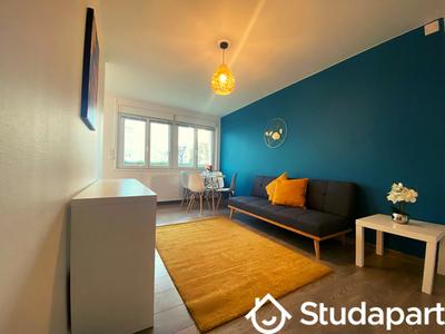 Chambre - 11 m² - 1 pièce