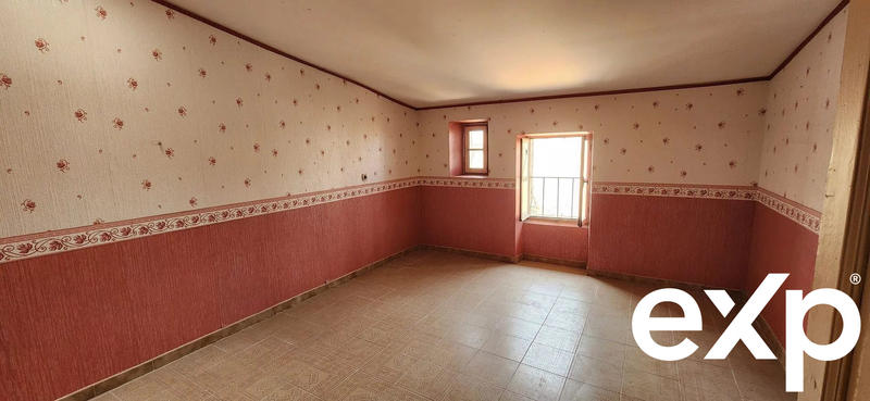 Maison - 255 m² - 9 pièces