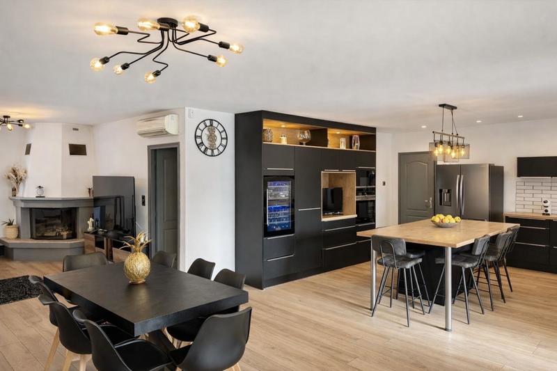 Maison - 147 m² - 7 pièces