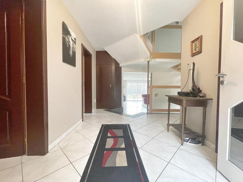 Maison - 224 m² - 8 pièces