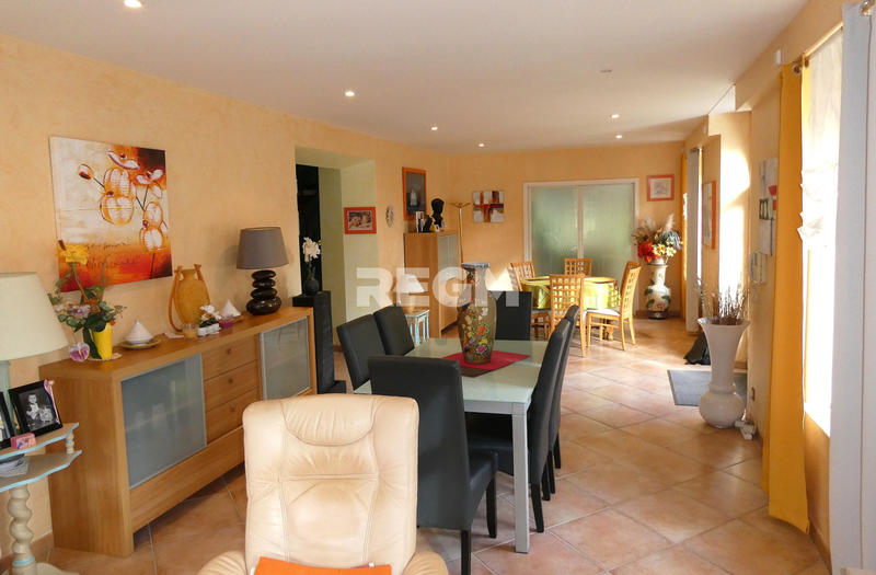 Propriété - 8 191 m² - 11 pièces