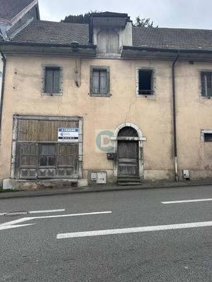 Maison - 400 m² - 3 pièces