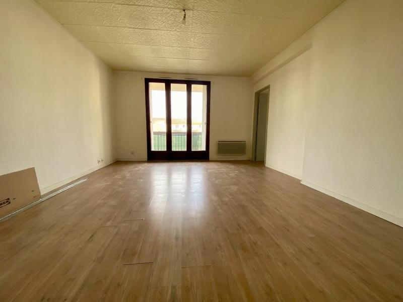 Studio - 82 m² - 4 pièces