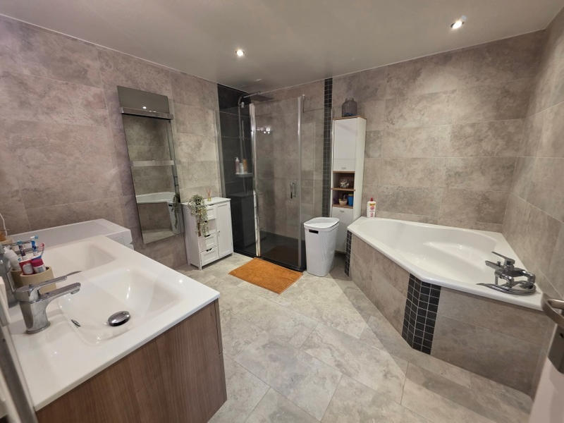 Maison - 170 m² - 5 pièces