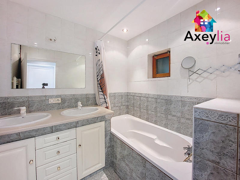 Maison - 158 m² - 6 pièces