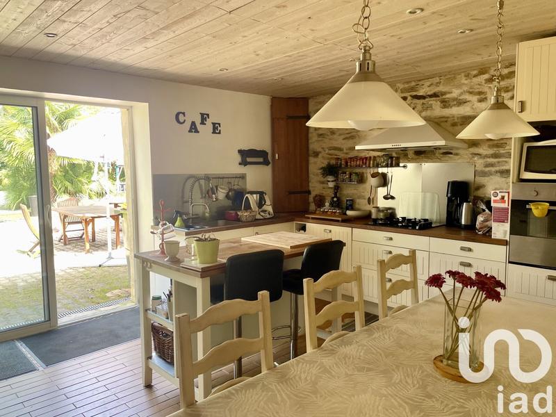 Maison - 235 m² - 6 pièces