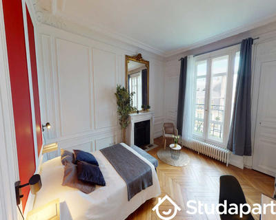 Chambre - 180 m² - 1 pièce