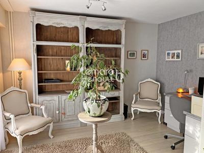 Appartement - 96 m² - 5 pièces