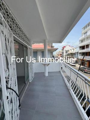 Appartement - 100 m² - 3 pièces