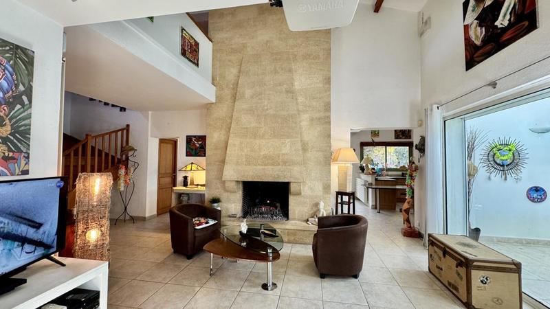 Maison - 217 m² - 7 pièces