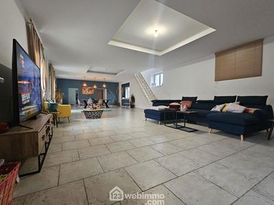 Maison - 309 m² - 8 pièces