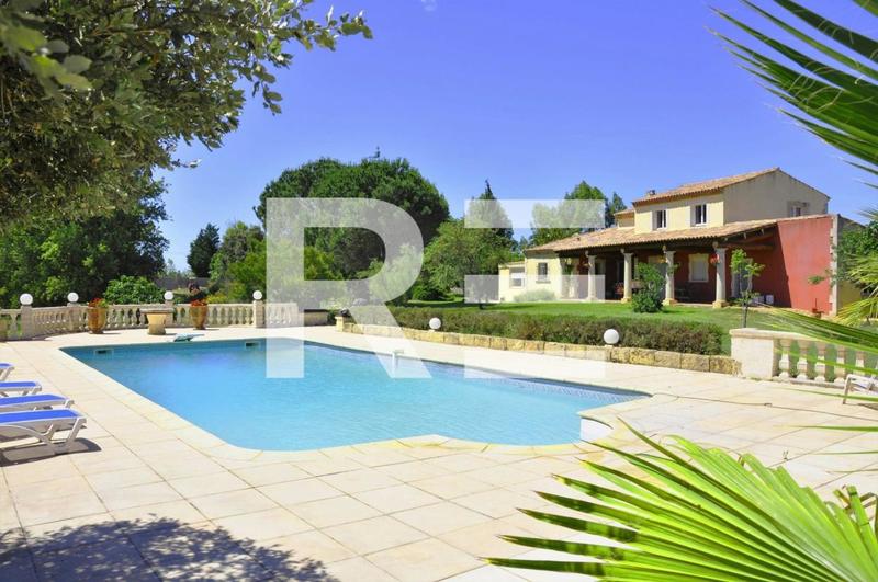 Propriété - 278 m² - 7 pièces