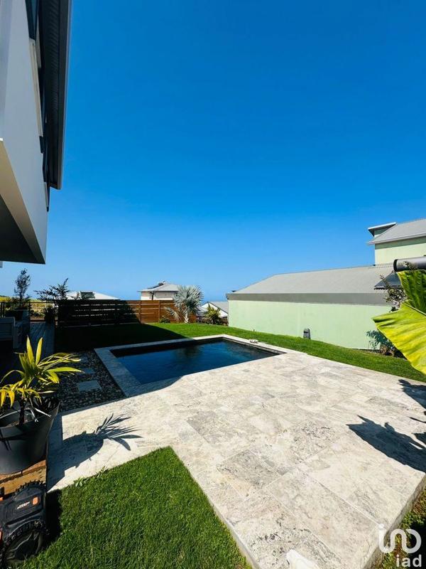 Maison - 98 m² - 4 pièces