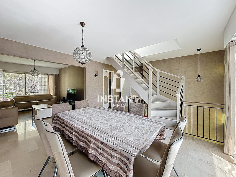 Maison traditionnelle - 144 m² - 6 pièces