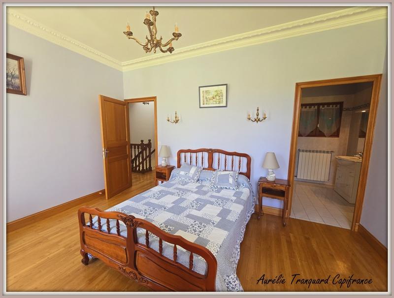 Maison bourgeoise - 183 m² - 6 pièces