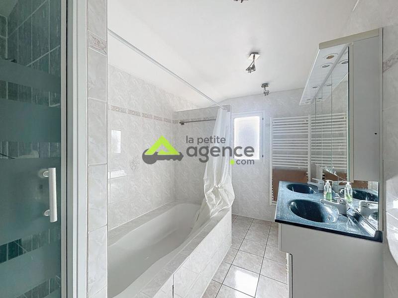 Maison - 95 m² - 4 pièces