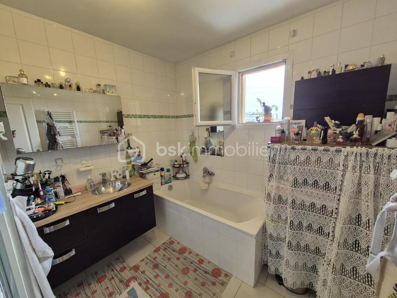 Maison - 111 m² - 4 pièces