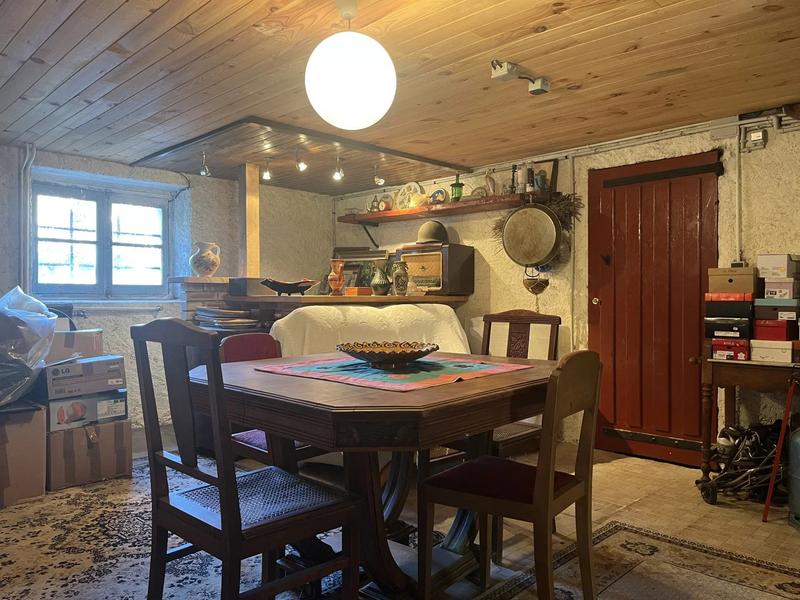 Maison - 200 m² - 7 pièces