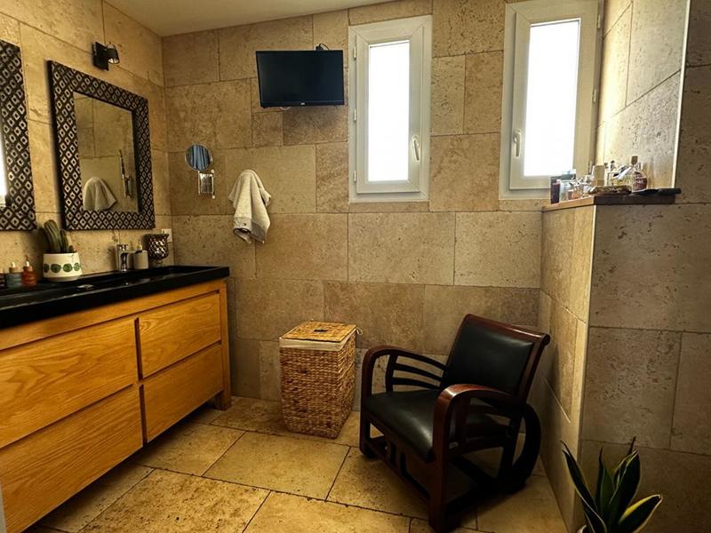 Maison - 170 m² - 8 pièces