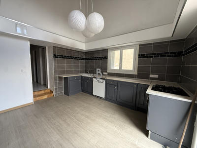 Maison de village - 248 m² - 10 pièces