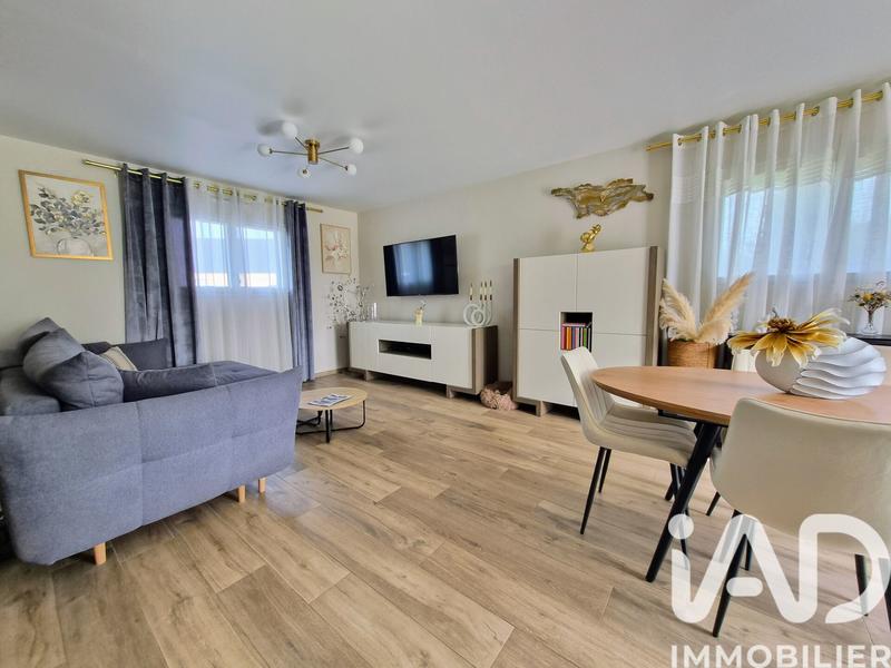 Maison - 99 m² - 5 pièces