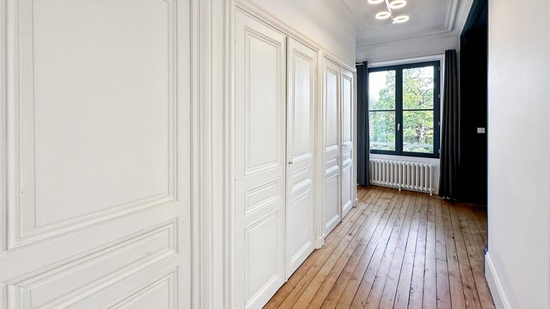 Maison bourgeoise - 240 m² - 8 pièces