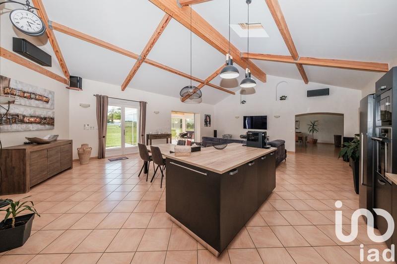 Maison - 222 m² - 6 pièces