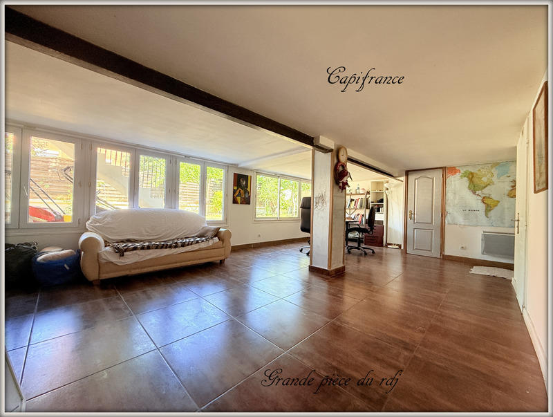 Maison - 185 m² - 8 pièces