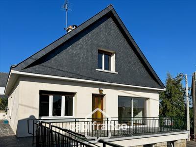 Maison - 137 m² - 8 pièces