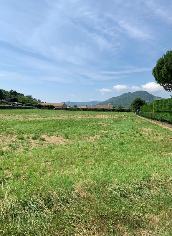 Terrain constructible - 1 000 m²