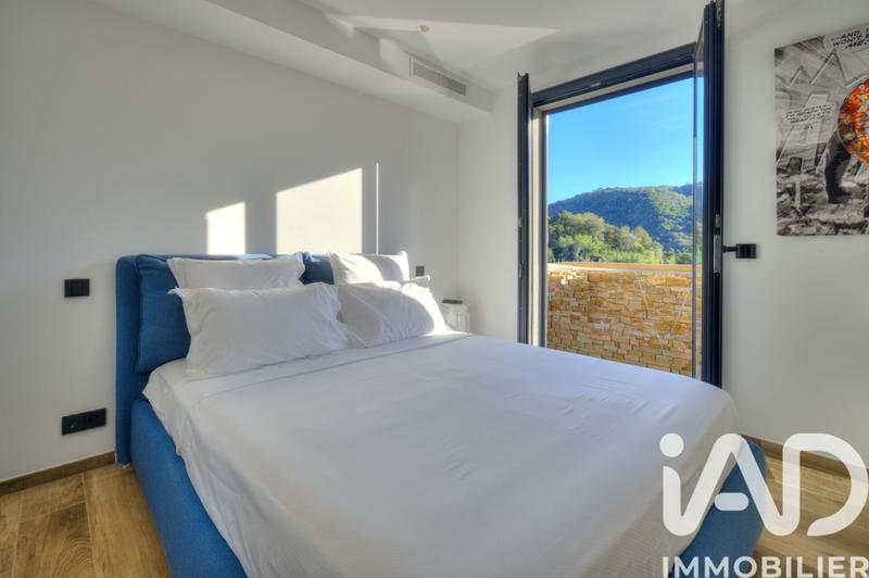 Maison de maîtres - 360 m² - 10 pièces