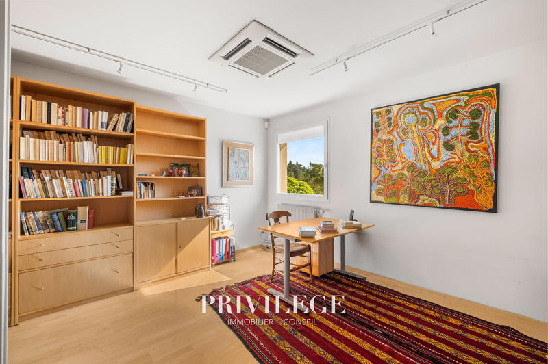 Maison - 200 m² - 6 pièces