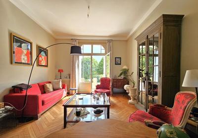 Maison - 210 m² - 8 pièces