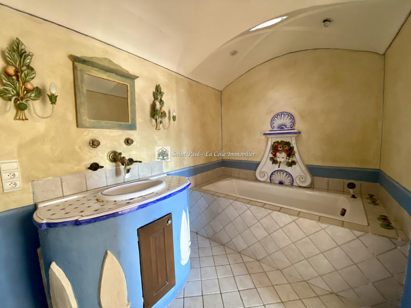 Maison - 300 m² - 10 pièces