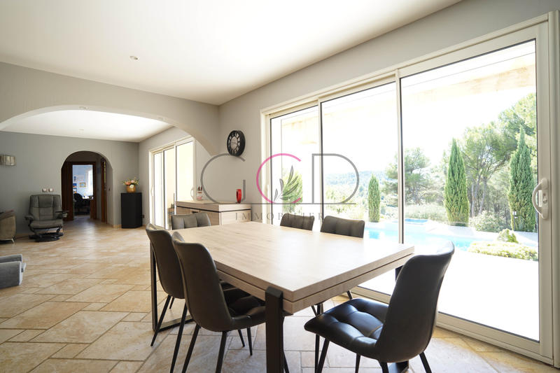 Maison - 170 m² - 5 pièces