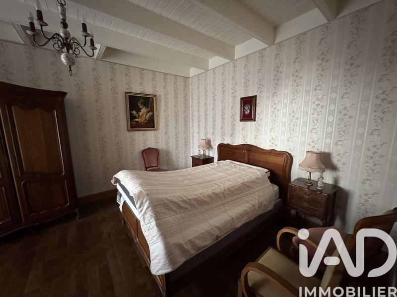 Maison - 196 m² - 10 pièces