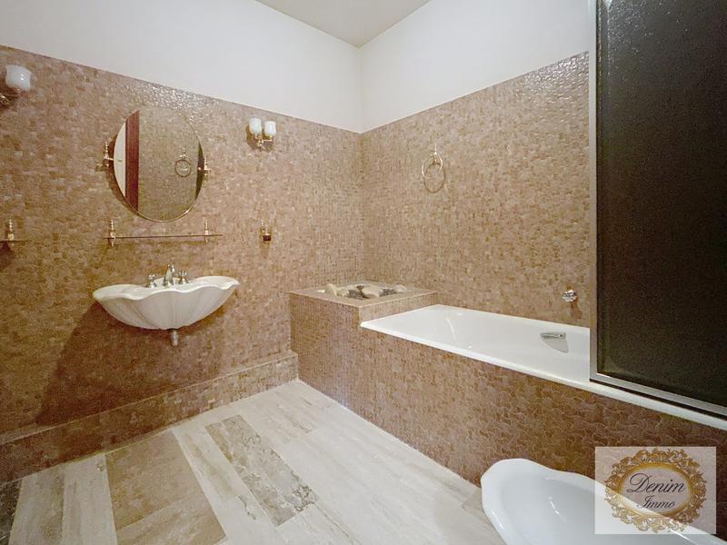 Villa - 390 m² - 6 pièces